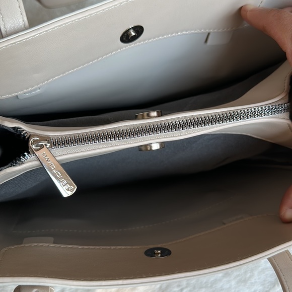 DAVID JONES Paris Cream Shoulder Bag - Picture 8 of 13